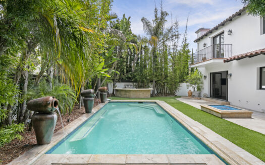 1042 Berkeley Dr