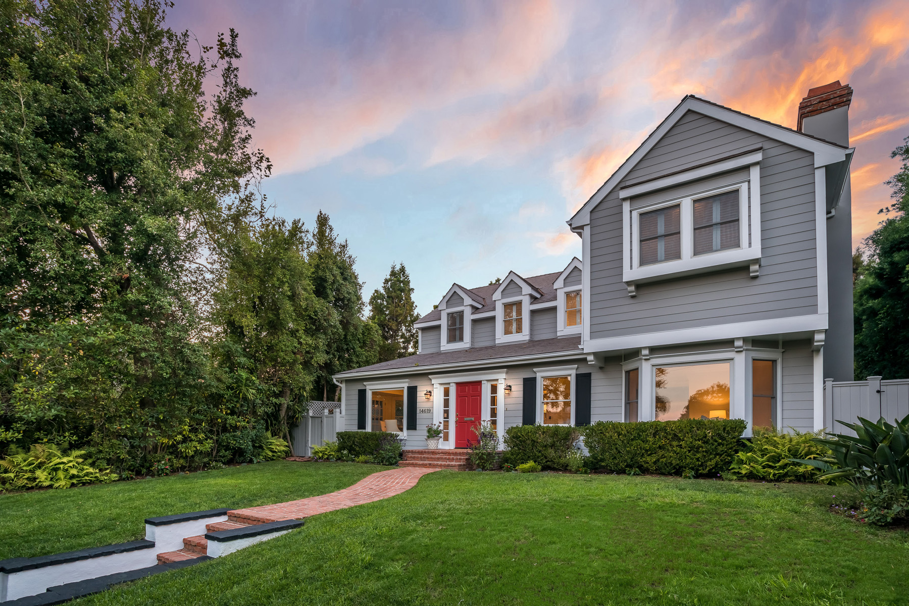 14619 Bestor Blvd, Pacific Palisades 90272 - Jordan Gonda