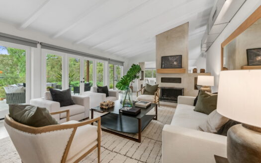 24474 Mulholland Hwy, Calabasas, CA 91302